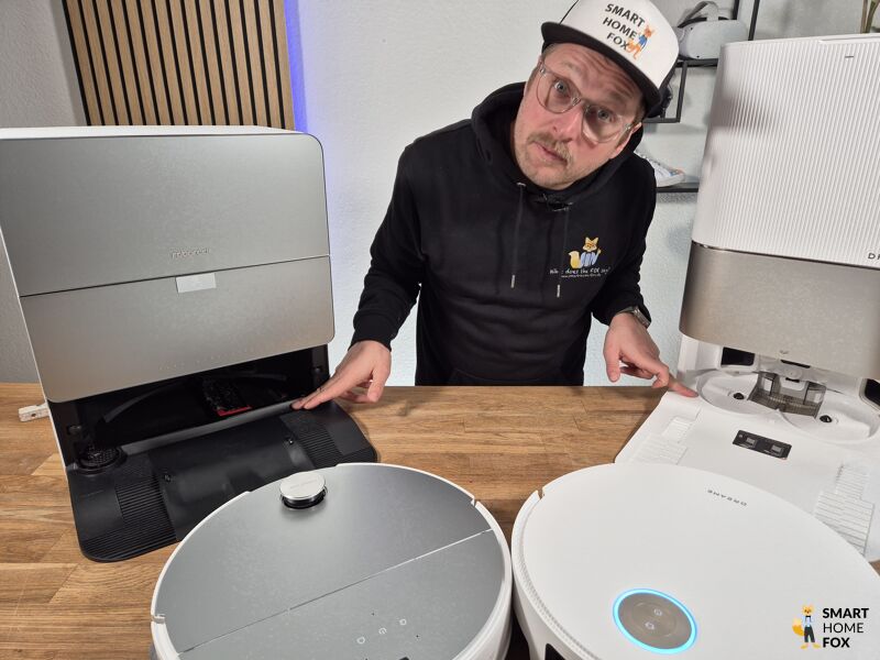 Roborock Saros 10 Station und Dreame X50 Ultra Station stehen nebeneinander